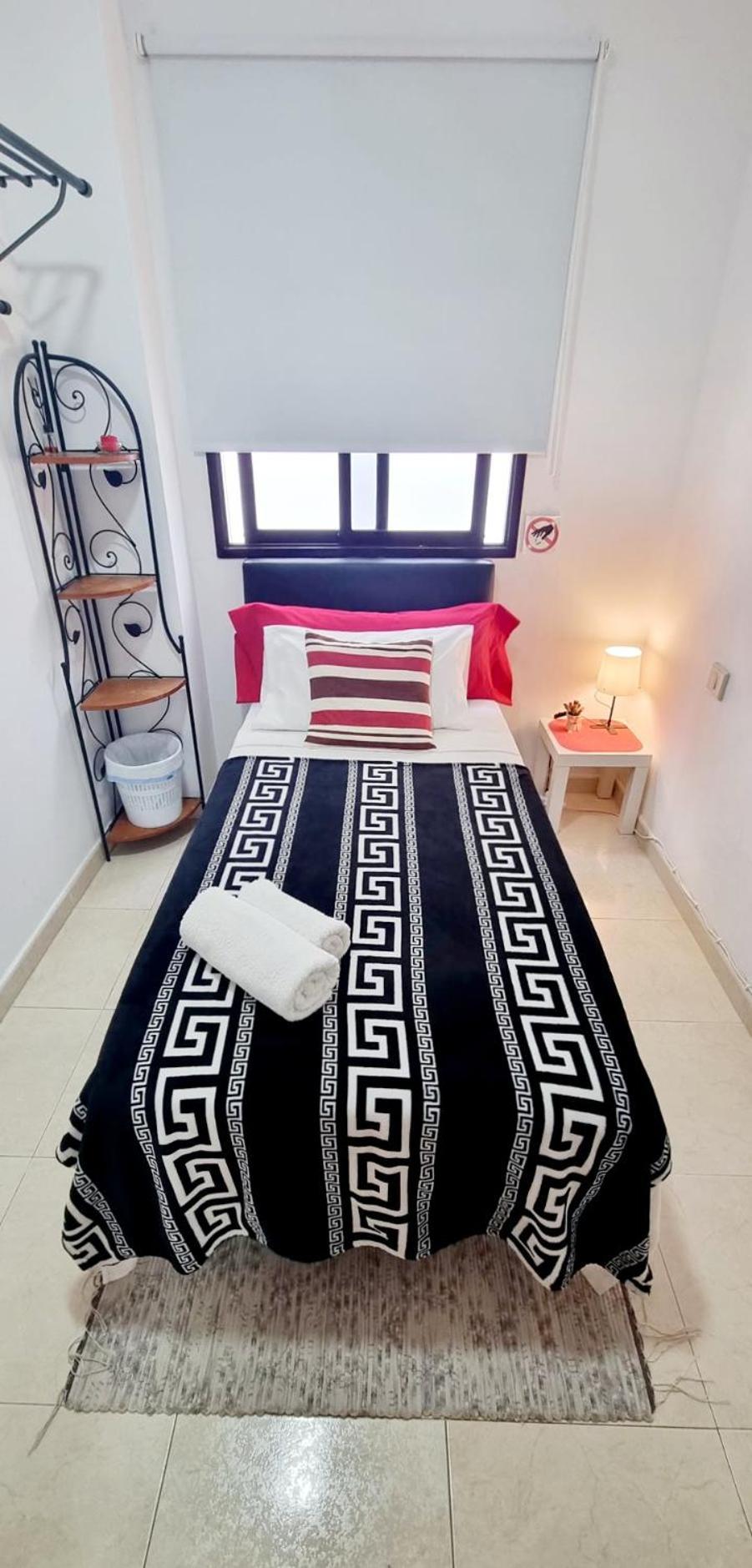 Almar We Go! Habitaciones Privadas En Alcala - Private Rooms - Pieces Privees - In Shared Apartment Dış mekan fotoğraf